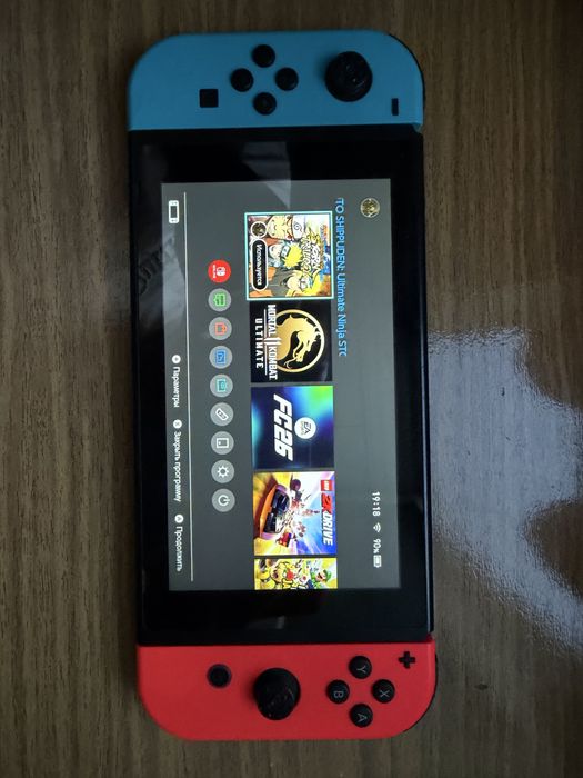 Nintendo Switch в хорошем состояний.