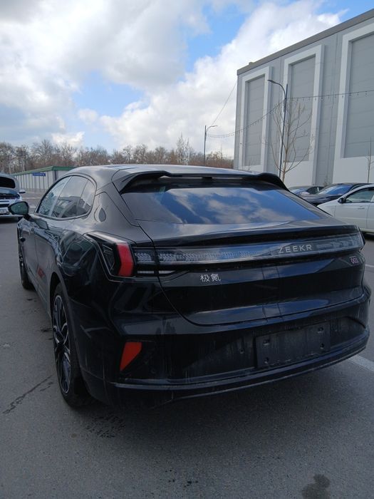 ZEEKR 001 YOU 3.3 Секунд 100 км Sotiladi