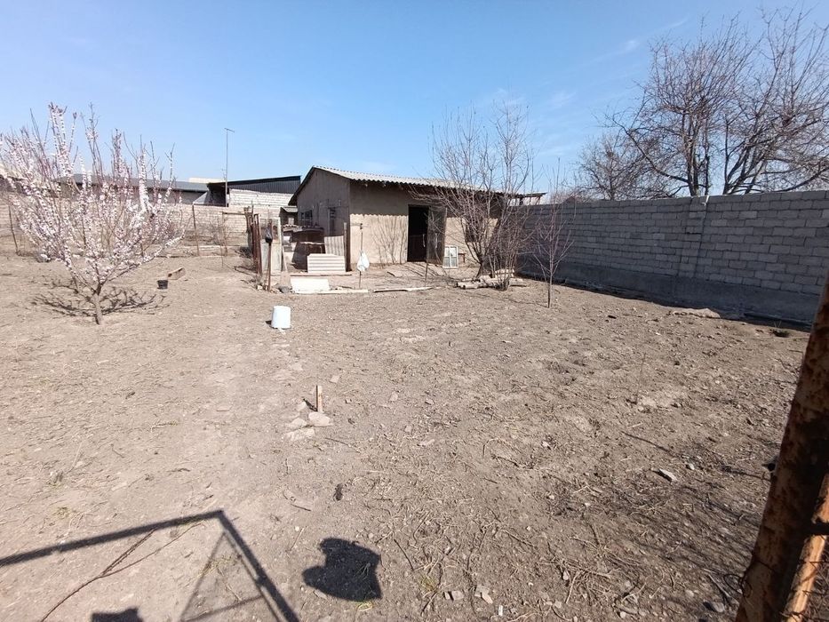 Продаётся земельный участок с домом