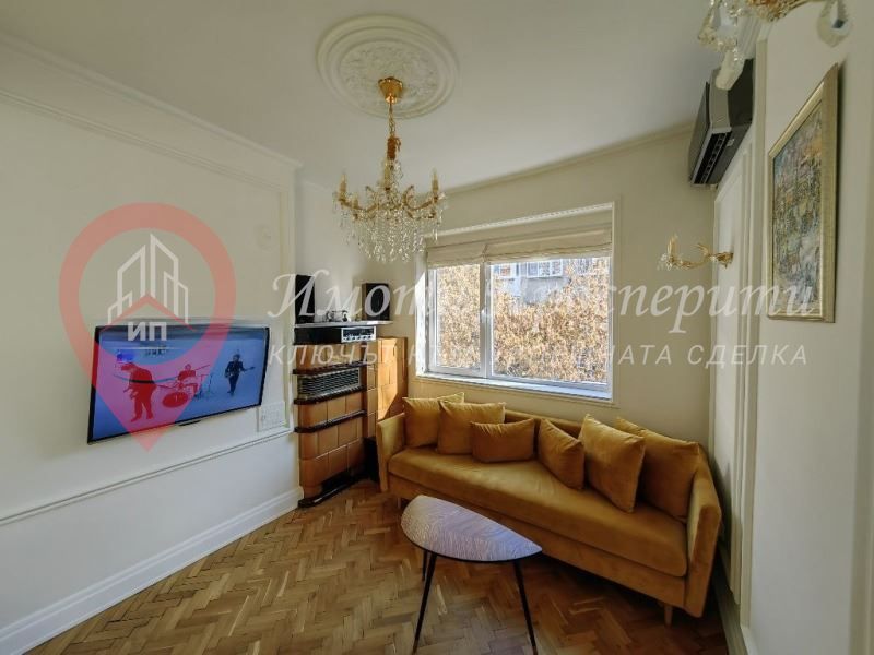 Дава се под наем Тристаен апартамент в София, Център - 75 кв.м за 1050 € - Снимка #6