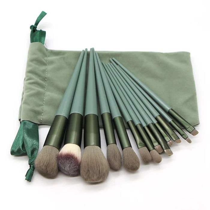Set 13 pensule pentru machiaj