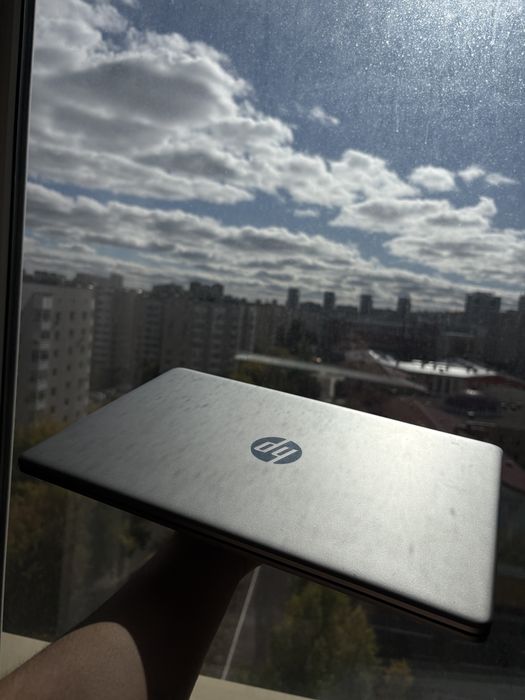 ноутбук HP-15 8 гб