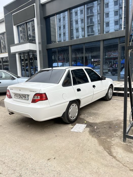 Moshina Sotiladi xolati zor haydashga tayyor hama iwi qilingan