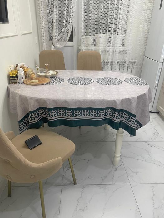 Продам стол деревянный