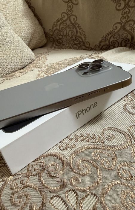 Продам 15 про макс 256 гб