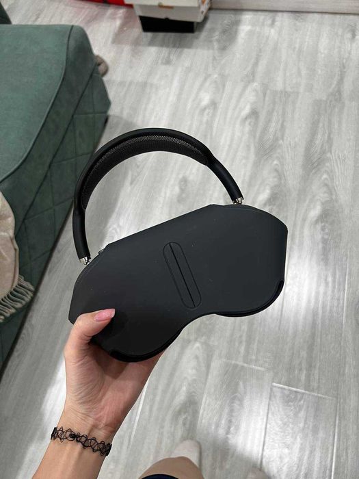 AirPods Max (2020 год)