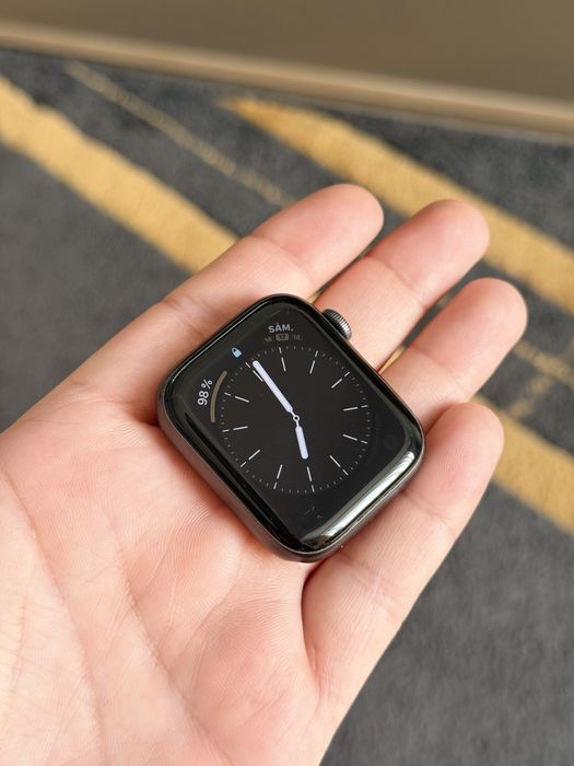 Vand Apple Watch Series 5 44 mm