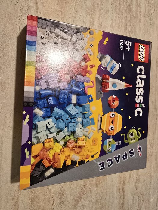 LEGO Classic Creative Space Planets