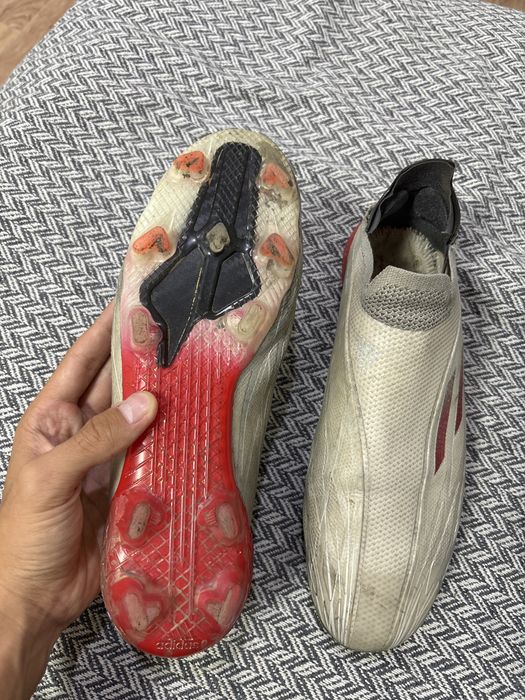 Футбольные бутсы adidas x