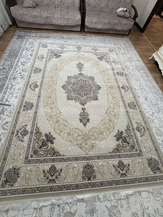 Кілем иранский рюпродаю за 100-90 тыс