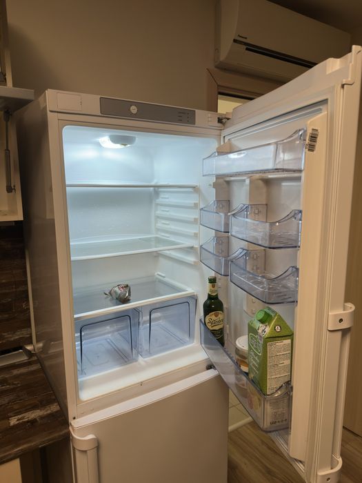Хладилник с фризер