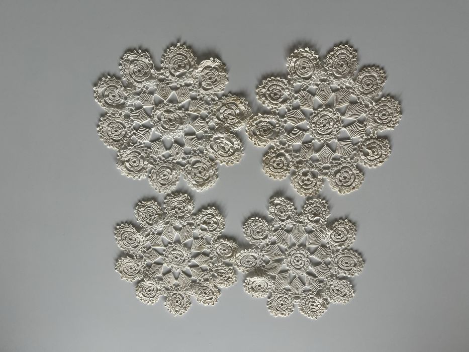 Декоративни ръчно плетени украси