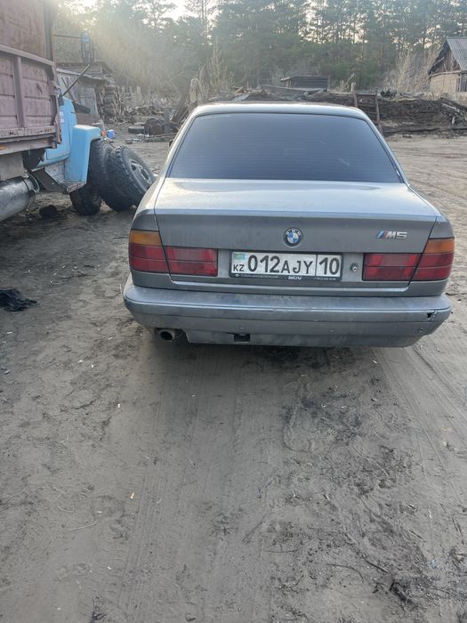 Продам бмв е34 в хорошем состоянии 2 литра