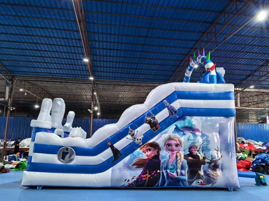 Închirieri, închiriez tobogan, topogan gonflabil pentru evenimente