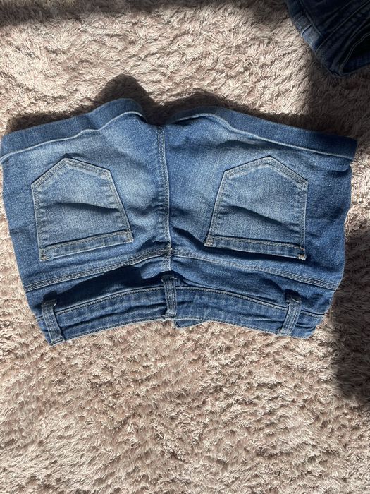 Pantaloni scurti