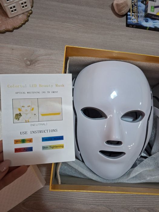 Козметична LED  маска за лице