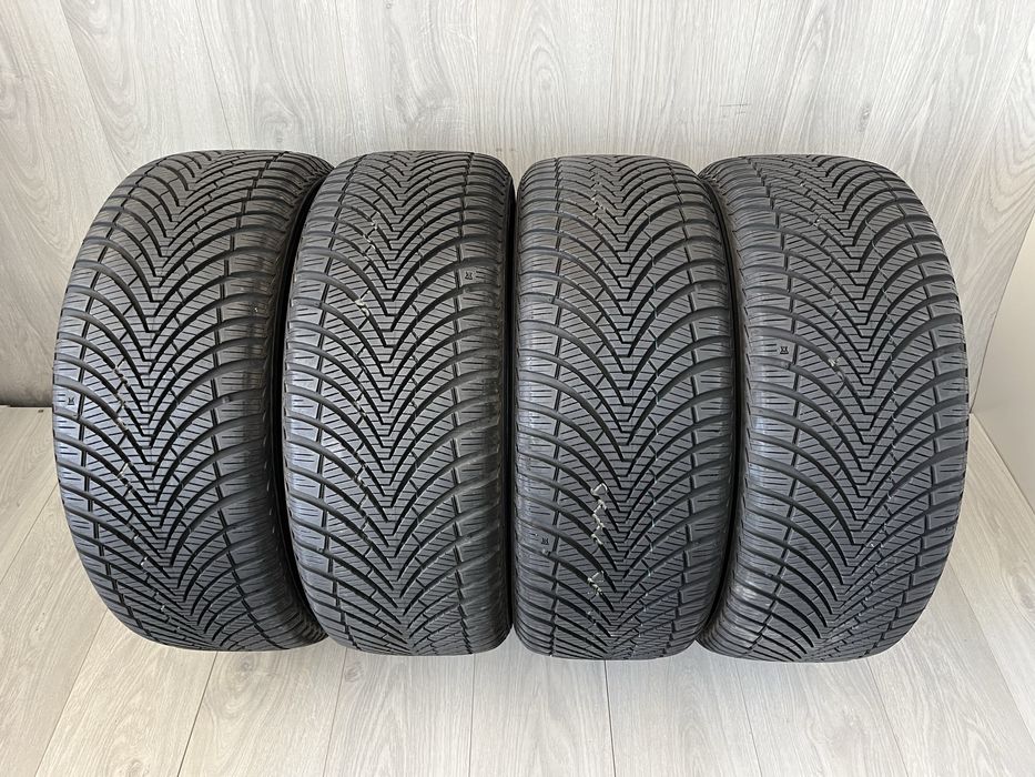 Всесезонни гуми 235/45/18 Kumho Solus 4S HA32