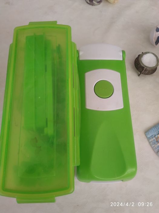 Кухонная овощерезка.