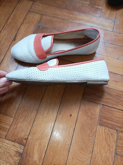 Продавам обувки и сандали естествена кожа 38 номер