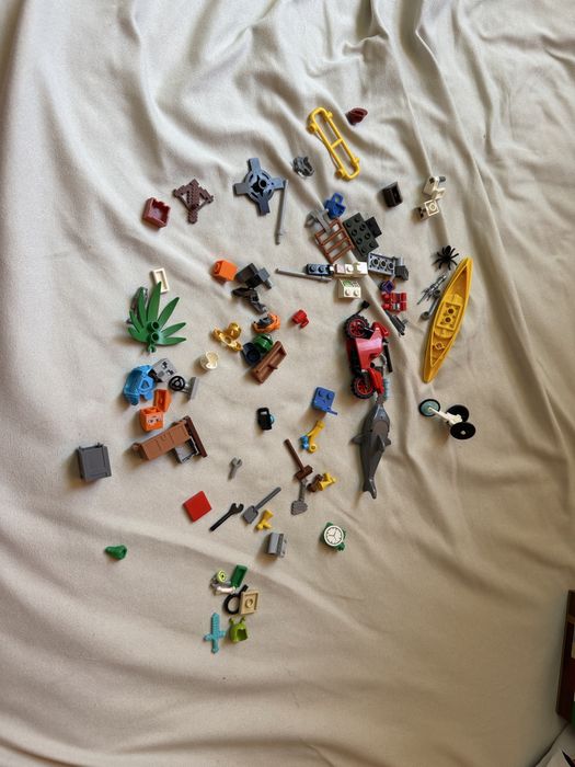 Lego фигурки,части и аксесуари