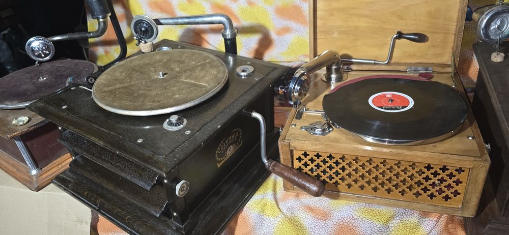 Radio, ceas, obiecte de colectie