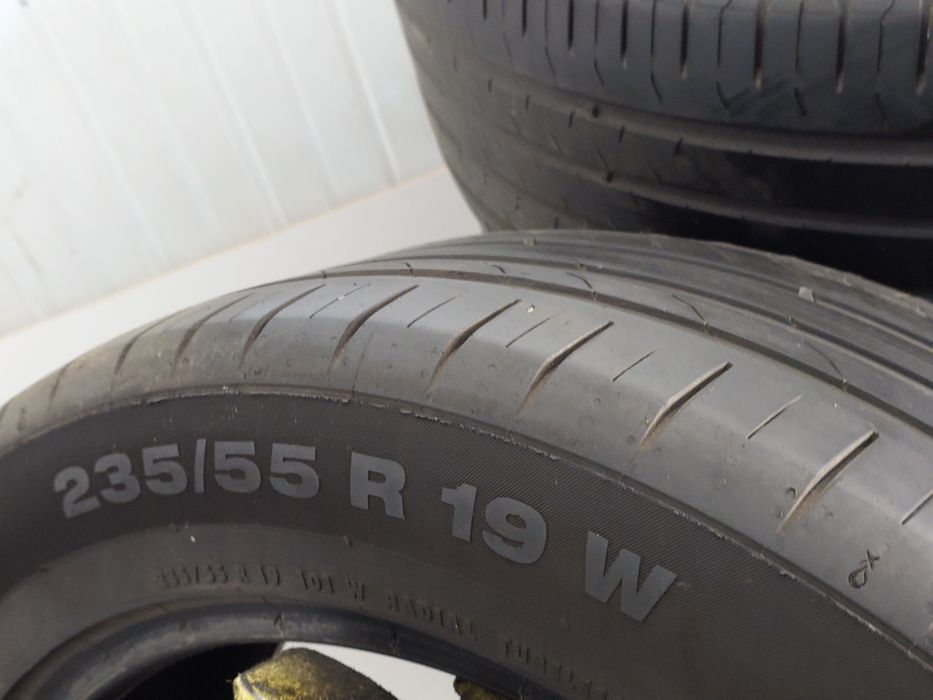 235/55R19 CONTINENTAL DOT23&20