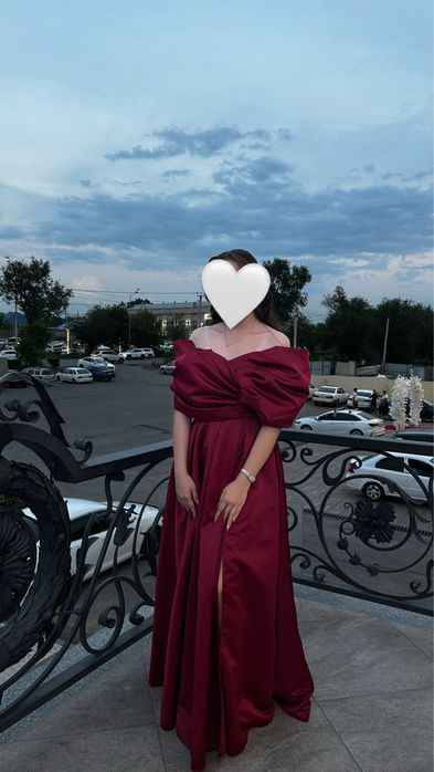 Вечернее платье бордовый