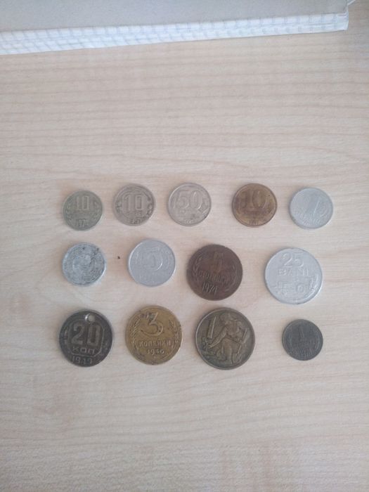 Продам старые монеты.