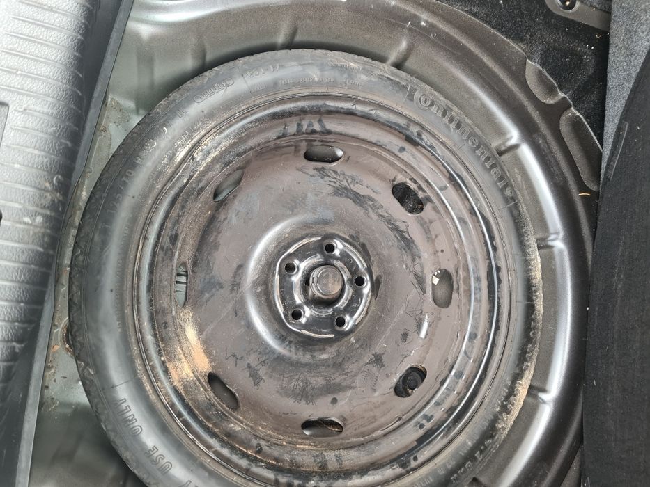 // САМО НА ЧАСТИ //
VW Golf MK5, 1.6FSI, 6 скорости, десен волан