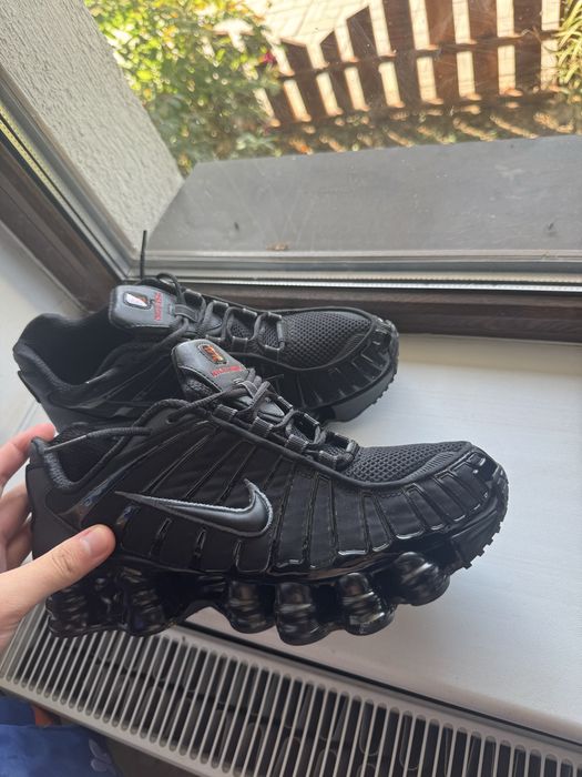 Adidasi nike shox
