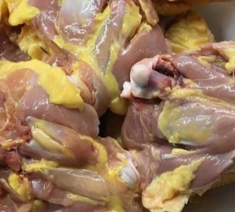 Pui albi de carne și găini albe de carne