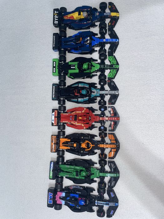 Set de 8 masini Lego F1 (pot scoate sau selecta anumite masini la cerere)