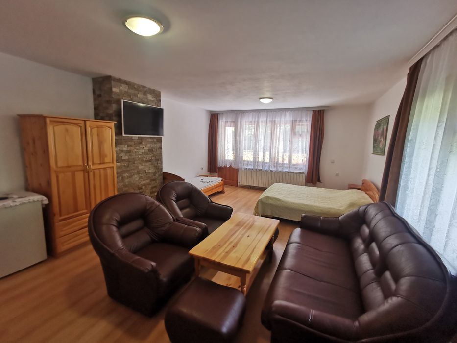 Дава се под наем Къща в Велинград - 300 кв.м за 357 € - Снимка #6