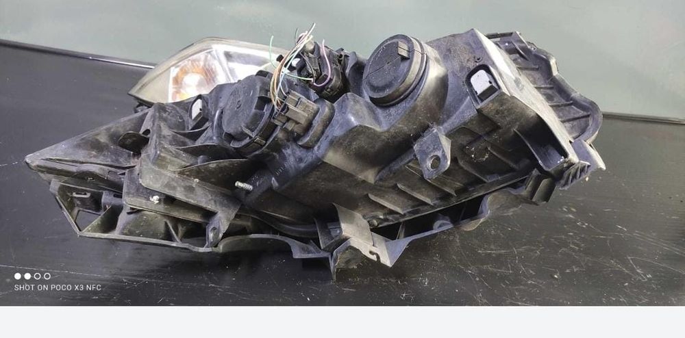 Far Stanga dreapta Renault Megane 2 si cu lupa European