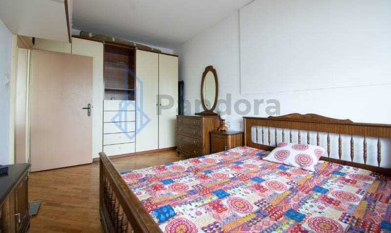 Дава се под наем Тристаен апартамент в София, Оборище - 84 кв.м за 525 € - Снимка #1