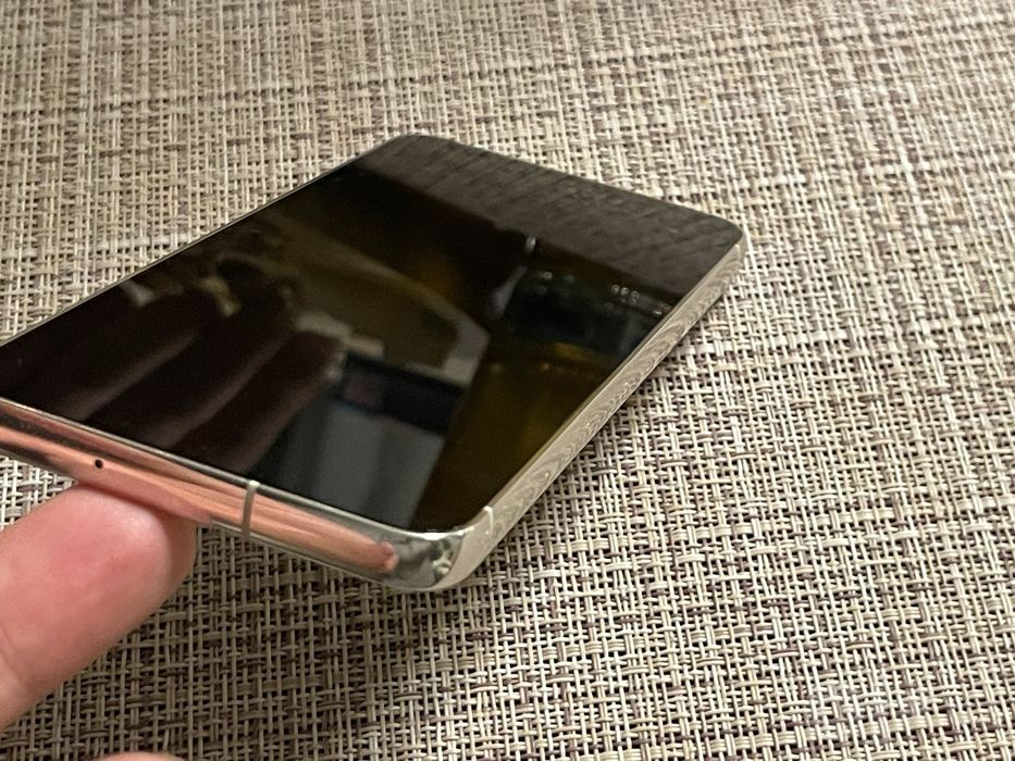 Продам Samsung s23