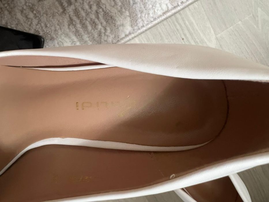 Туфли 35размер отдам за2000тыс