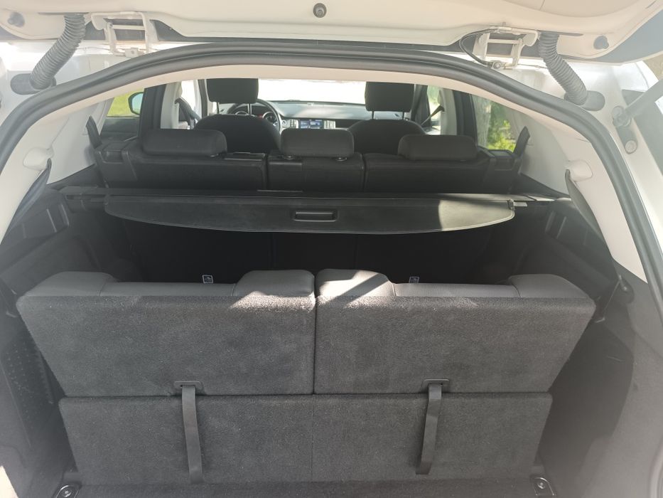 De vânzare Land Rover Discovery Sport TD4 AWD 2016, Xenon, Line assist, Diesel, 1999cc, 180 CP, 7 locuri, Manuală, Alb, 132.338 km