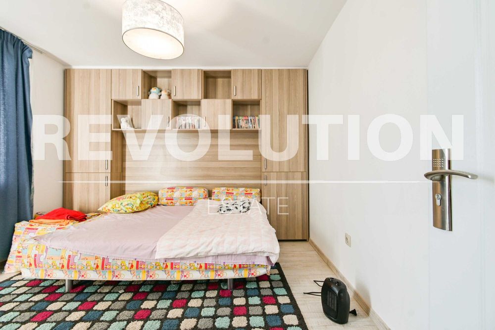 Двуетажна къща в с. Егълница