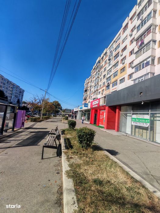 Spațiu comercial de închiriat  Bd. Petrochimiștilor–vitrină stradală