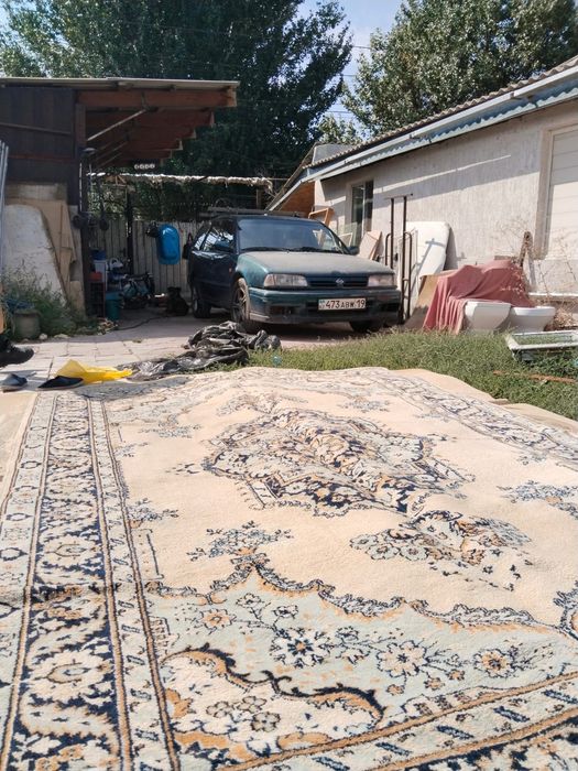 Продается ковер 2х3м