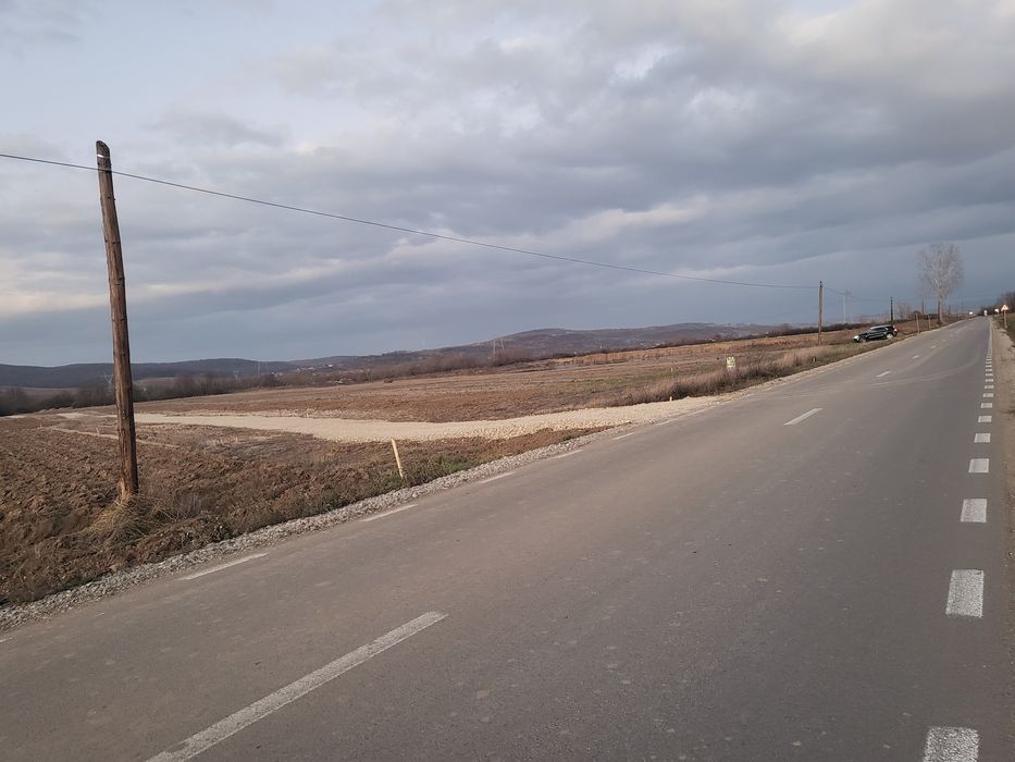 Vând parcele teren intravilan