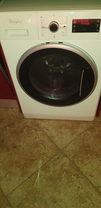 Продавам пералня със сушилня Whirlpool