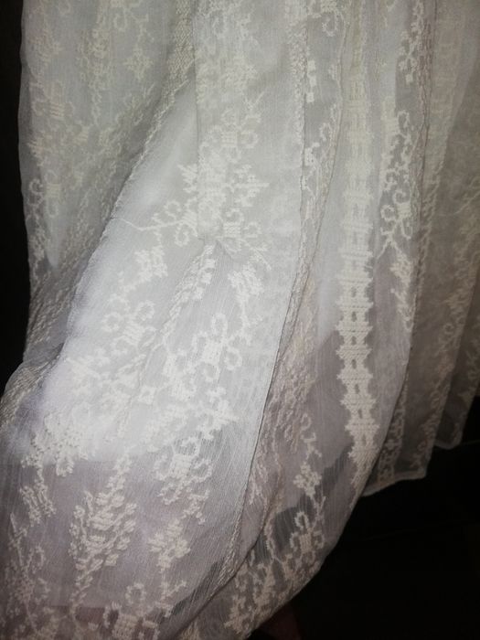 Платье молочного цвета