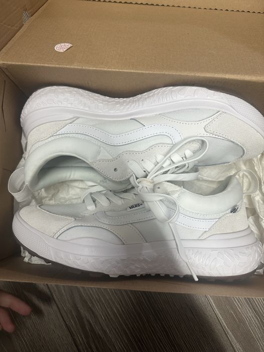 Новые кроссовки vans