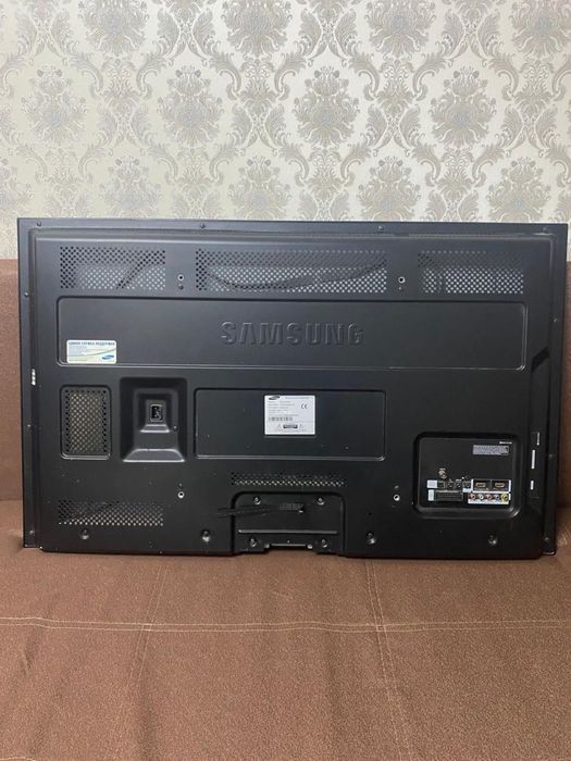 Плазменный телевизор Samsung