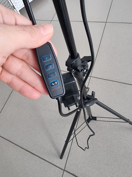 Лампа кольцевая три вида света