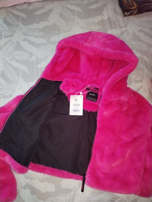 Яке BERSHKA размер S