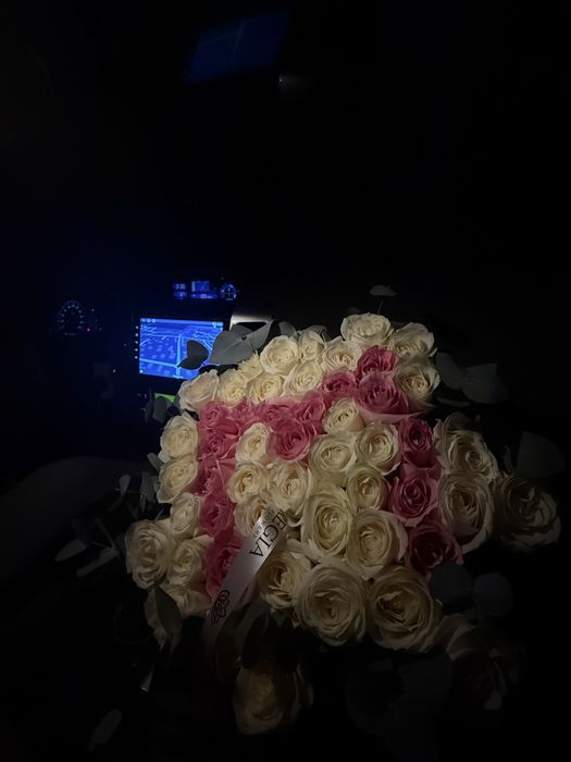 Продам Цветы в корзине с буквой М