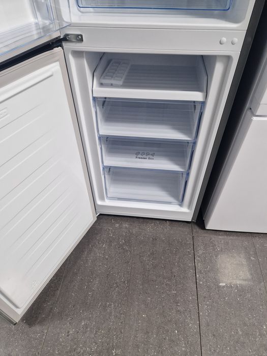 Хладилник с фризер Hisense A++ Нов 55 см